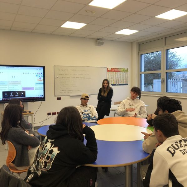 ScuolaVerso-scuole-superiori-programma-didattico-fondo-beneficenza-intesa-sanpaolo ScuolaVerso-scuole-superiori-programma-didattico-fondo-beneficenza-intesa-sanpaolo